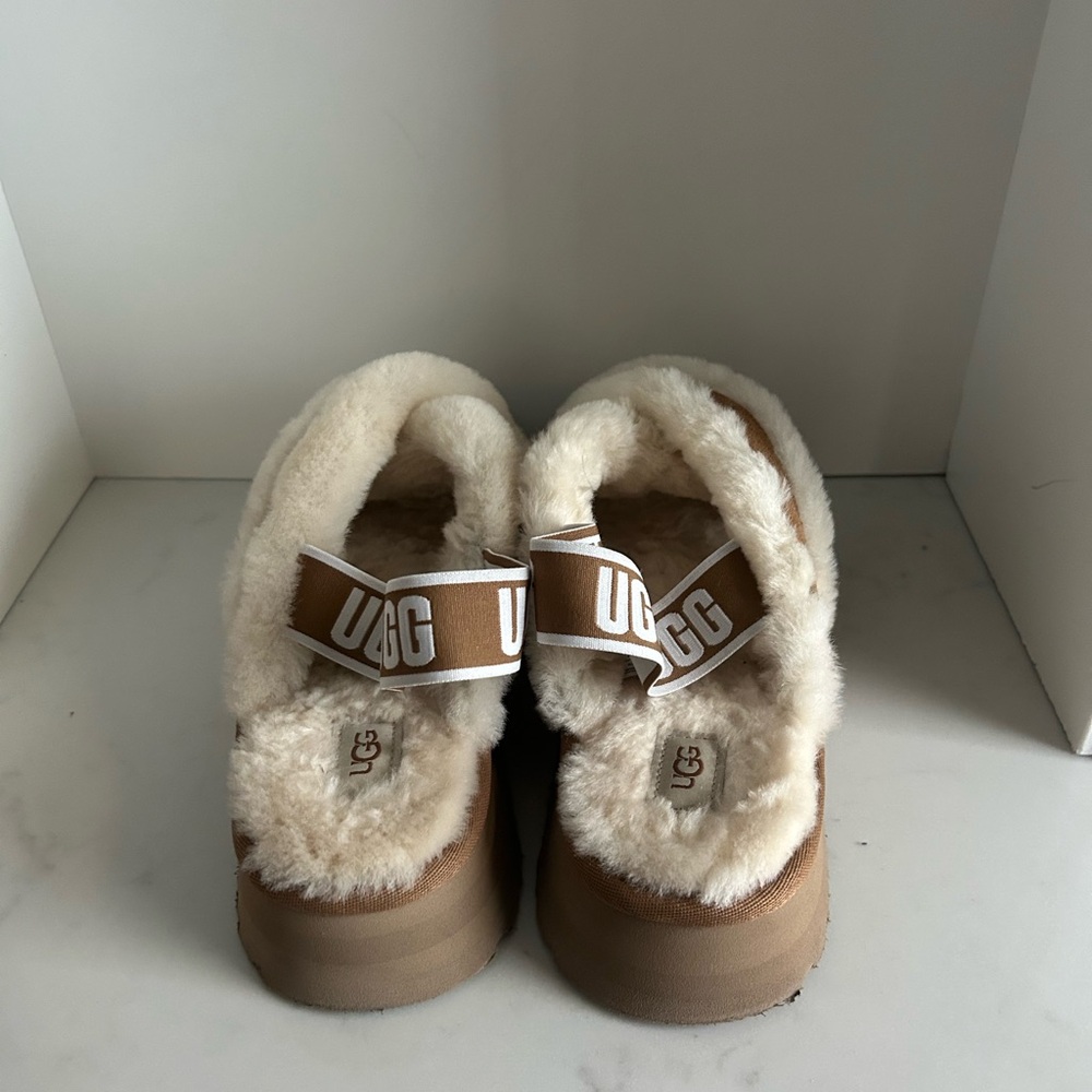 UGG Disco Cross Slide Slippers - Picture 5 of 7